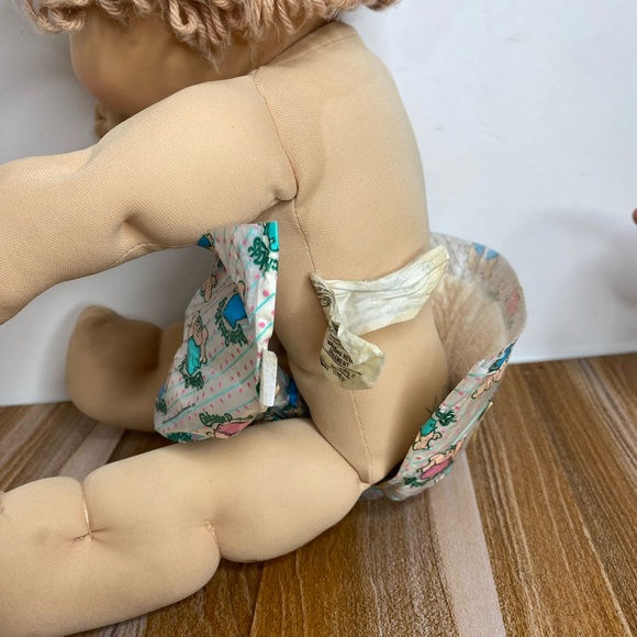 Cabbage Patch Kids Vintage 1978 - 1982 16" Doll Blonde Hair Blue Eyes Curly Hair - Picture 6 of 9